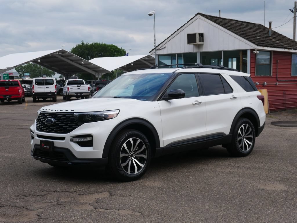 Certified 2023 Ford Explorer ST-Line AWD/4WD image 7