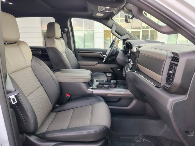 Used 2024 Chevrolet Silverado 1500 ZR2 w/ Technology Package AWD/4WD image 14