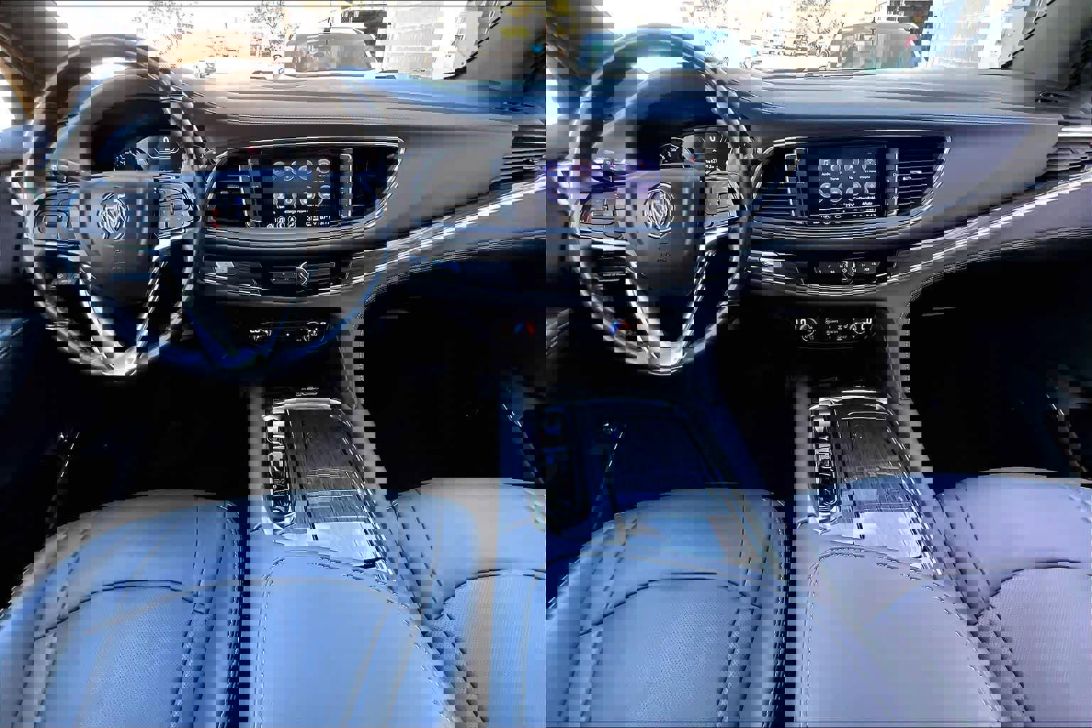 Used 2022 Buick Enclave Premium image 17