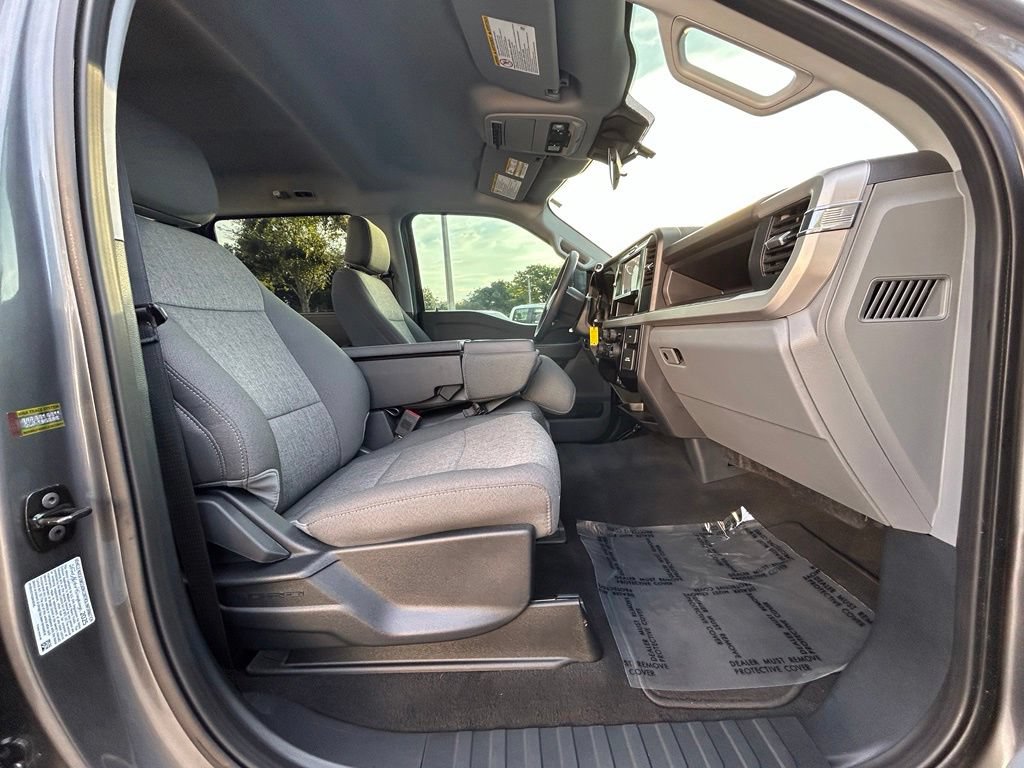 Certified 2025 Ford F250 XL w/ STX Appearance Package AWD/4WD image 24