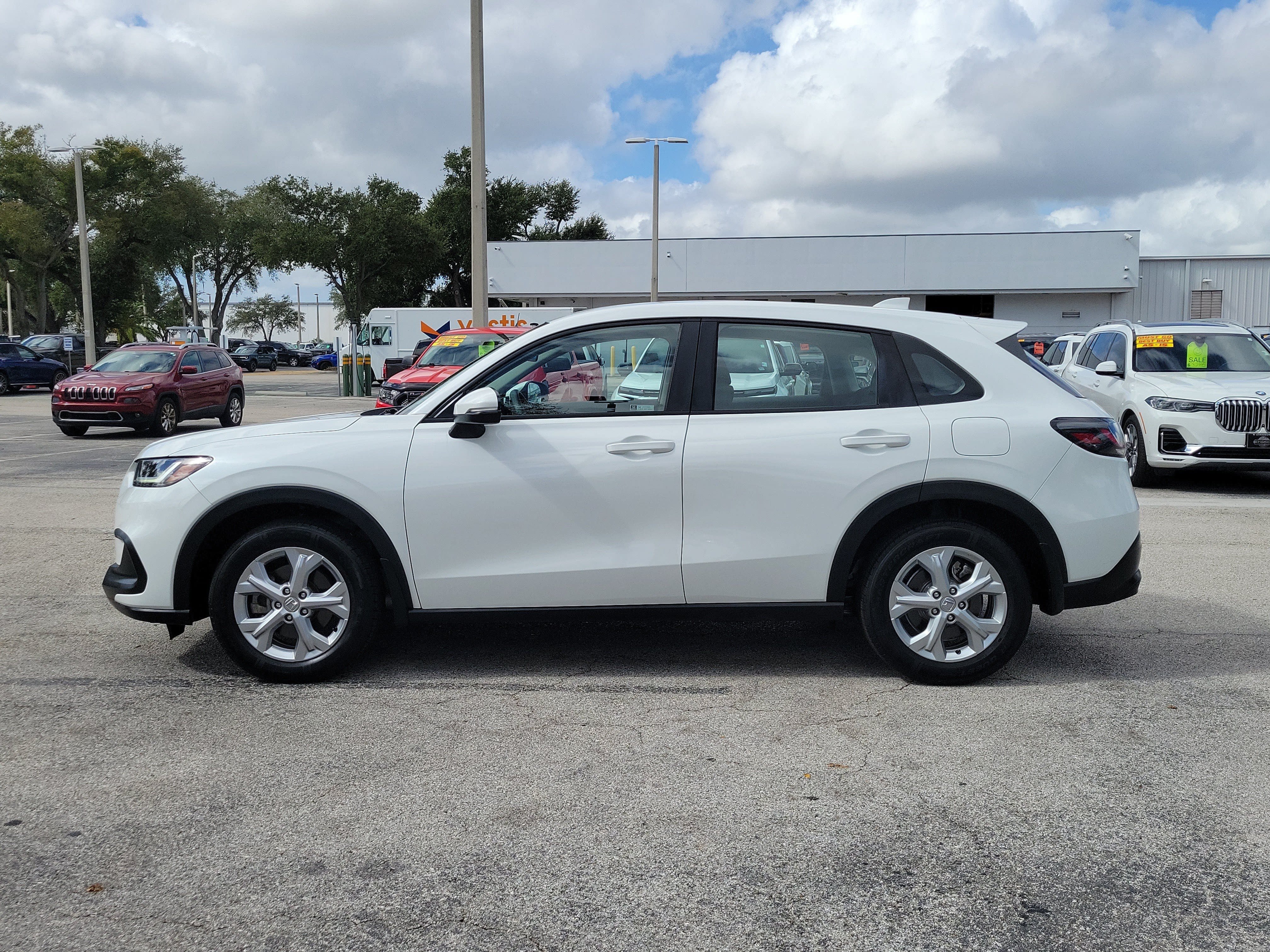 Used 2023 Honda HR-V LX image 6