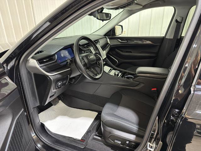 Used 2021 Jeep Grand Cherokee L Laredo w/ Luxury Tech Group I image 7