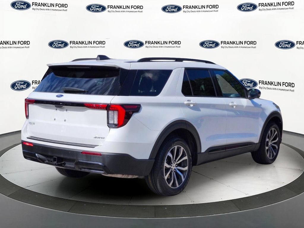 Certified 2025 Ford Explorer ST-Line AWD/4WD image 5