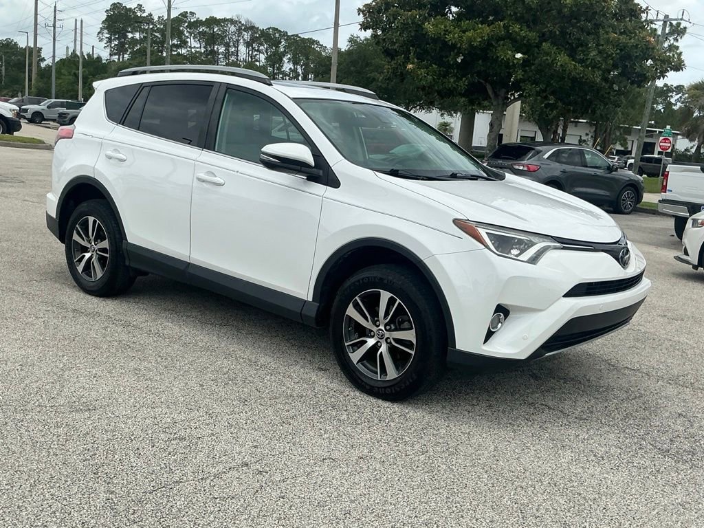 Used 2017 Toyota RAV4 XLE FWD image 14
