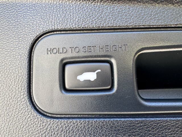 Used 2023 Acura MDX SH-AWD w/ Technology Package image 9