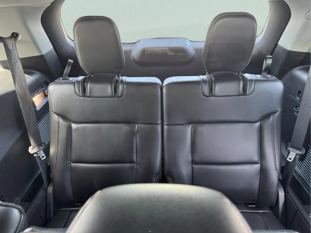Certified 2018 Ford Explorer XLT w/ Equipment Group 202A AWD/4WD image 14