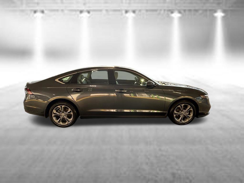 Used 2024 Honda Accord EX image 3