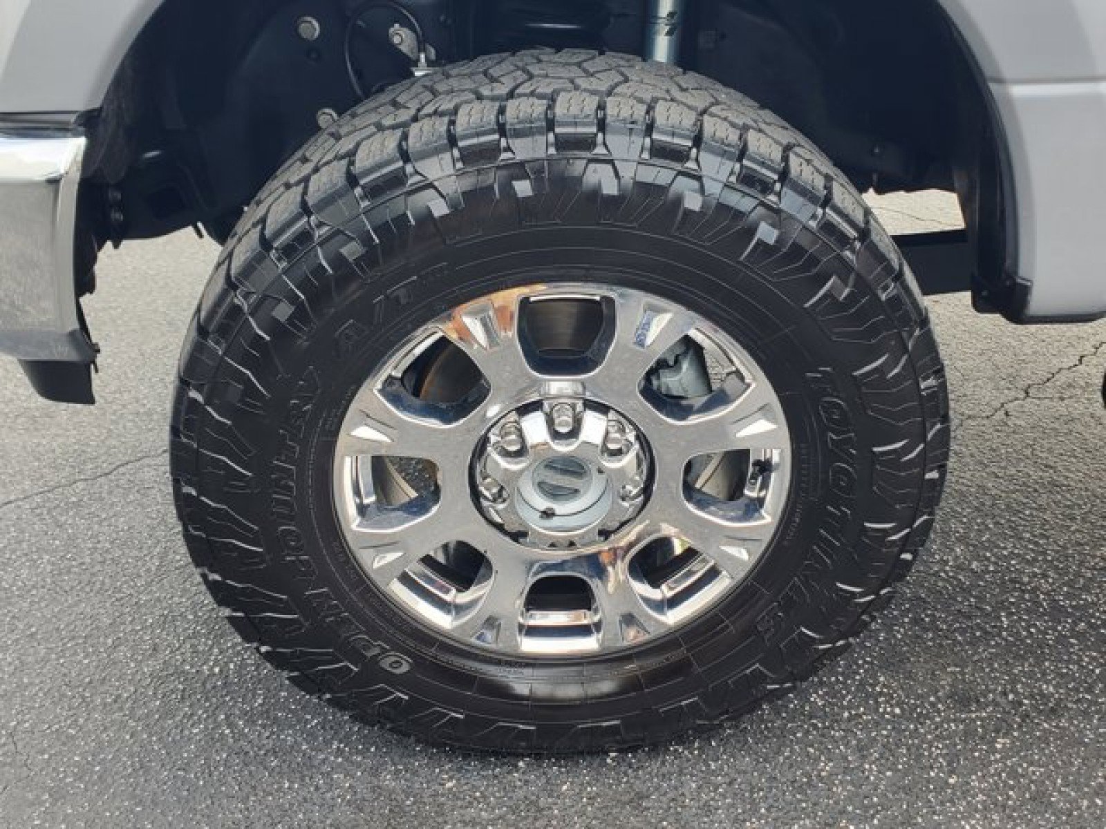 Certified 2022 Ford F250 Lariat w/ Lariat Ultimate Package image 4