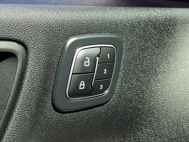 Certified 2023 Ford Escape Platinum AWD/4WD image 25