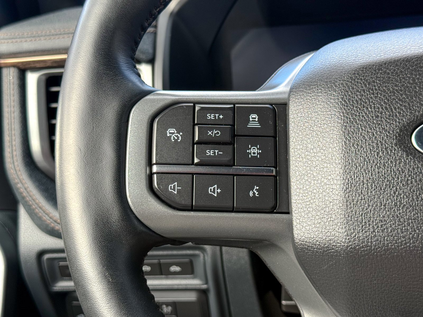 Certified 2022 Ford F150 Lightning Lariat image 38