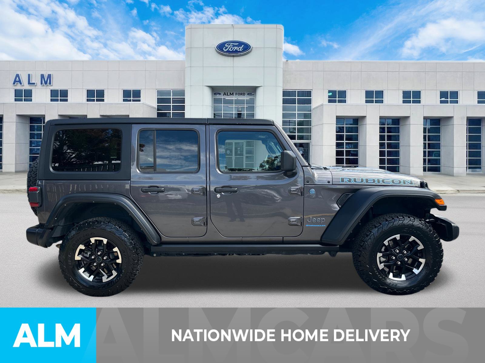 Used 2024 Jeep Wrangler Unlimited Rubicon 4xe AWD/4WD image 4
