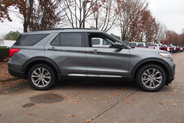 Certified 2022 Ford Explorer XLT w/ Equipment Group 202A image 8