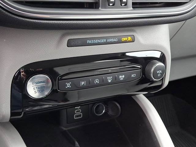 Certified 2024 Ford Escape Platinum AWD/4WD image 16