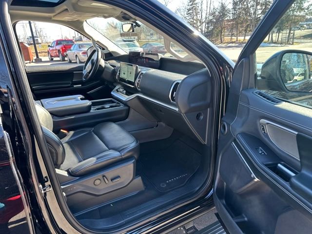 Certified 2025 Ford Expedition Platinum image 16