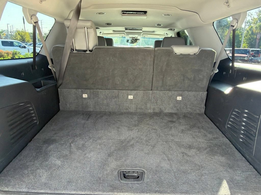 Used 2019 Chevrolet Suburban LT RWD image 10