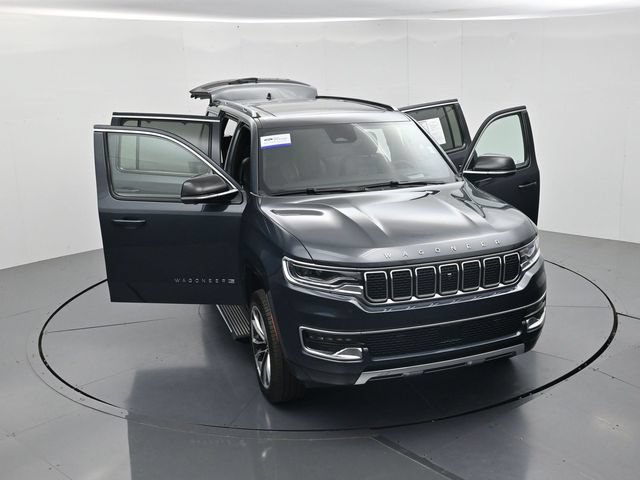 Used 2025 Jeep Wagoneer Series III w/ Premium Group I AWD/4WD image 54
