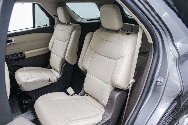Certified 2023 Ford Explorer Platinum w/ Technology Package AWD/4WD image 21