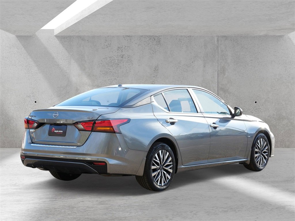 Used 2023 Nissan Altima 2.5 SV image 3