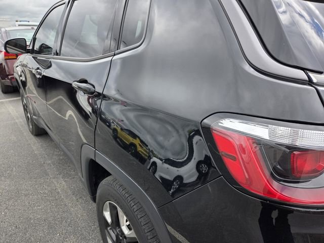 Used 2018 Jeep Compass Trailhawk w/ Leather Interior Group AWD/4WD image 4