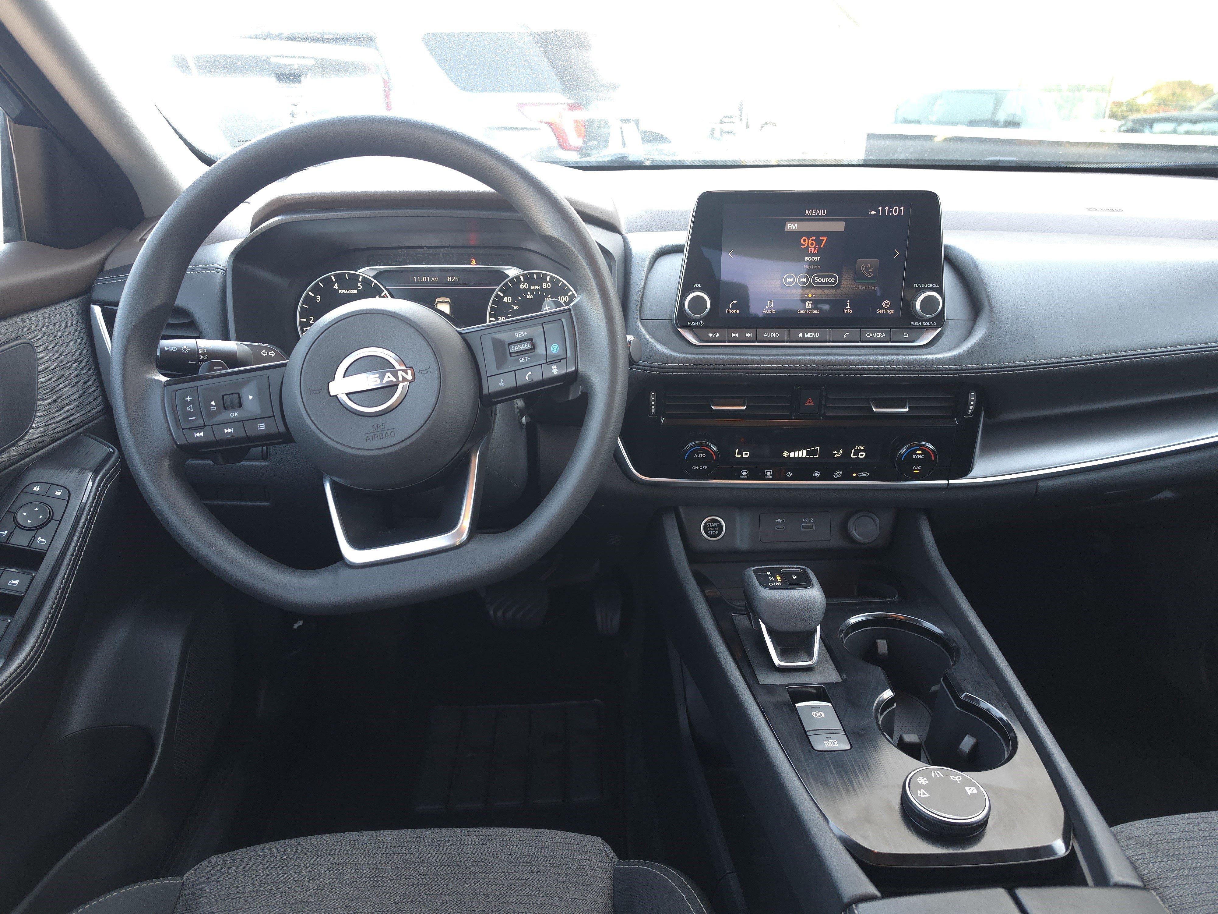 Used 2023 Nissan Rogue SV AWD/4WD image 12