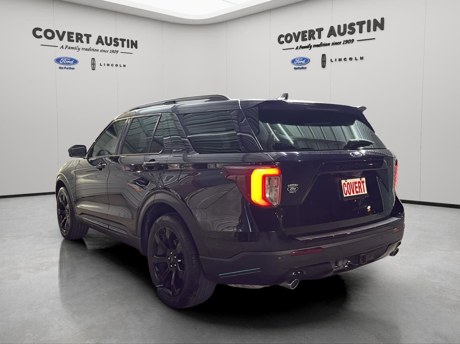 Certified 2023 Ford Explorer ST-Line w/ Class IV Trailer Tow Package image 3