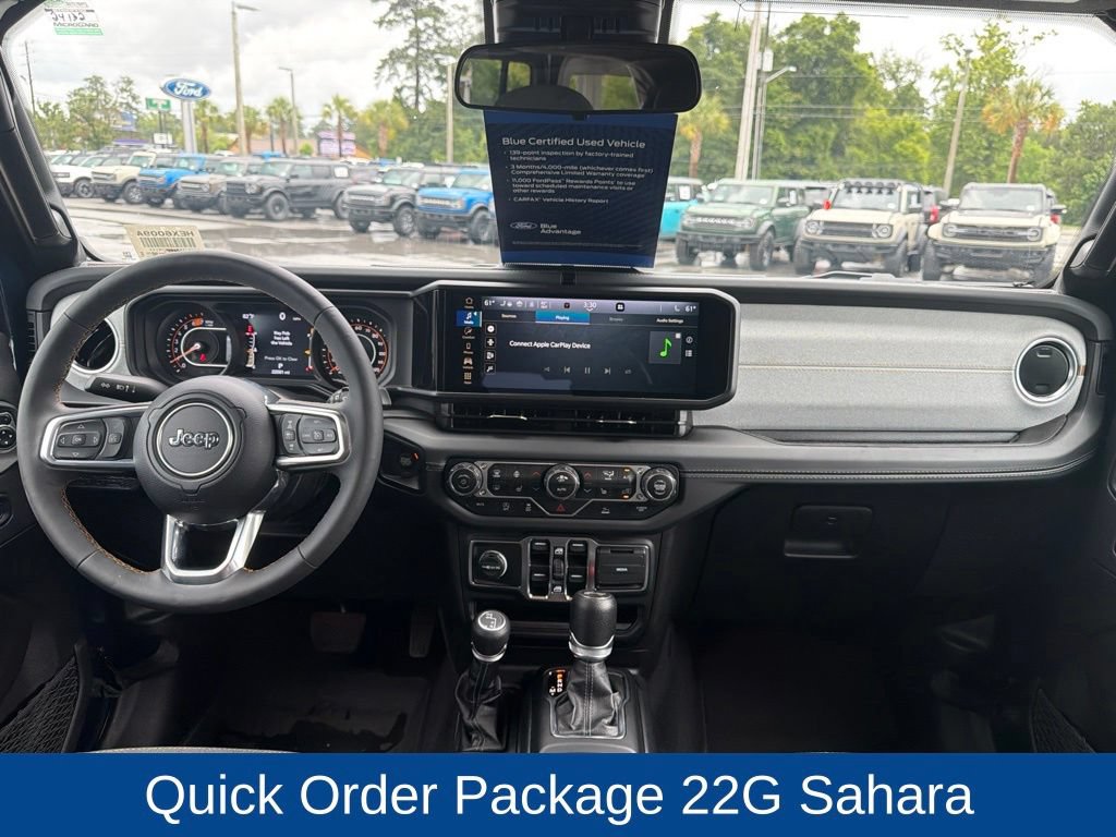 Used 2025 Jeep Wrangler Unlimited Sahara AWD/4WD image 16