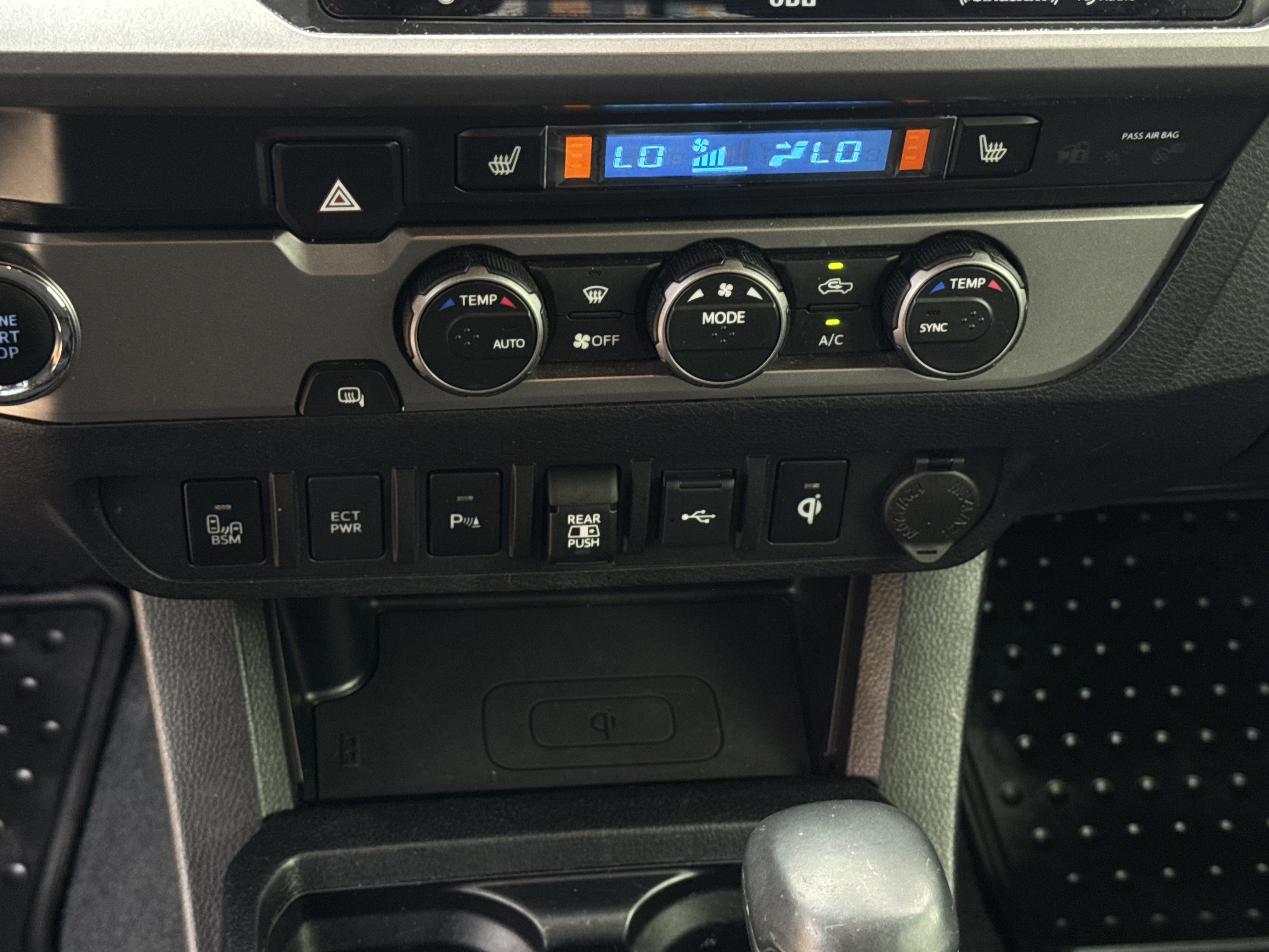 Used 2020 Toyota Tacoma Limited image 23