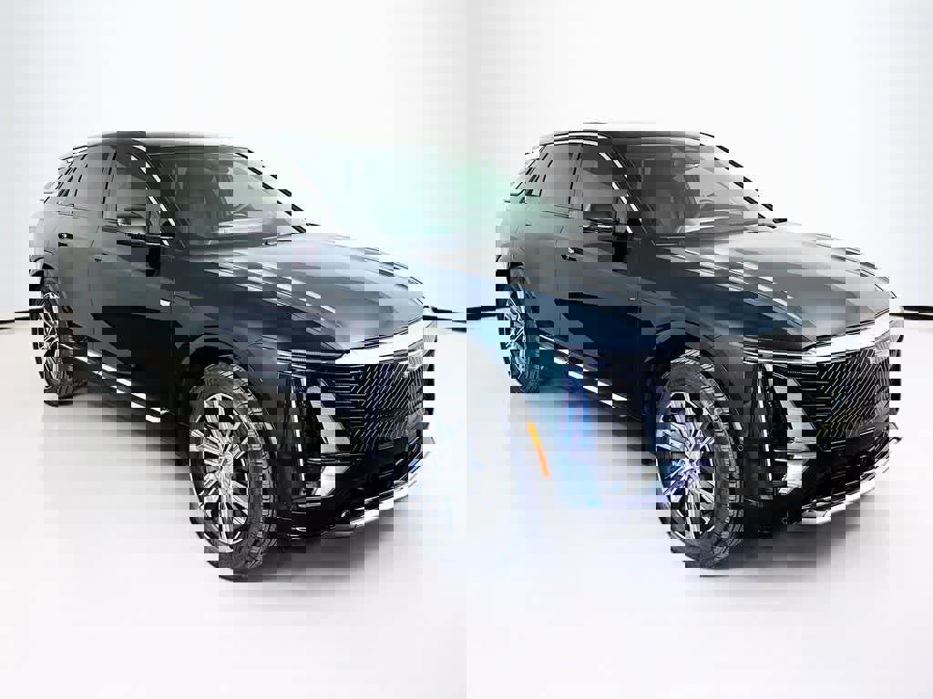 Used 2024 Cadillac Lyriq Luxury image 7