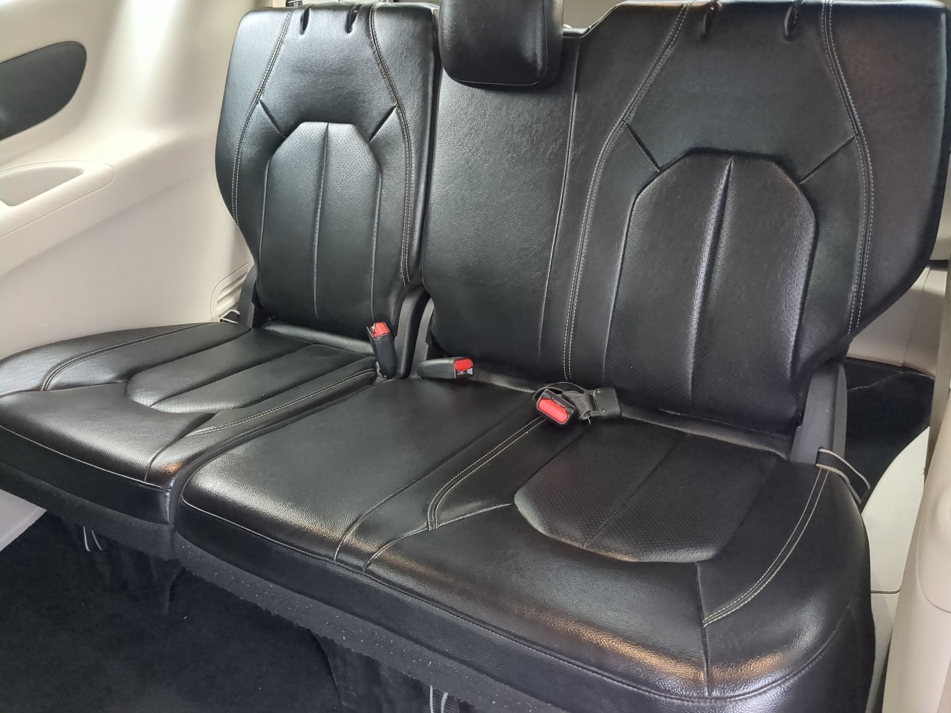 Used 2022 Chrysler Pacifica Touring-L FWD image 54