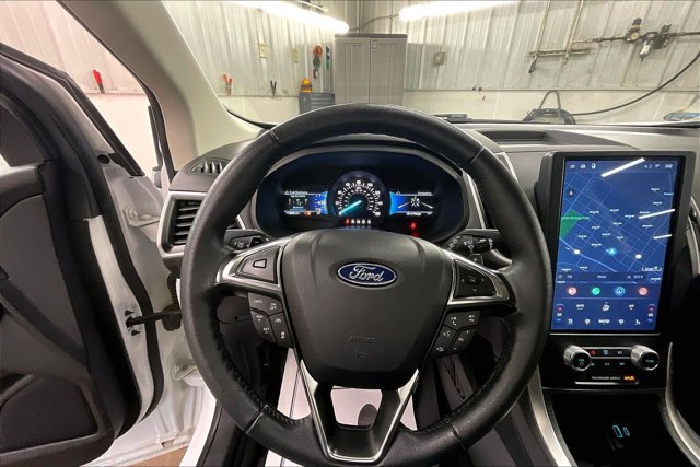 Certified 2024 Ford Edge SEL w/ Convenience Package AWD/4WD image 9