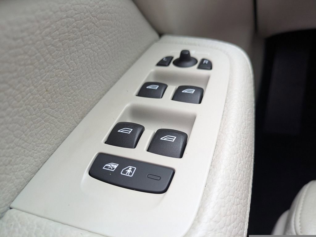 Used 2021 Volvo S60 T5 Momentum FWD image 25