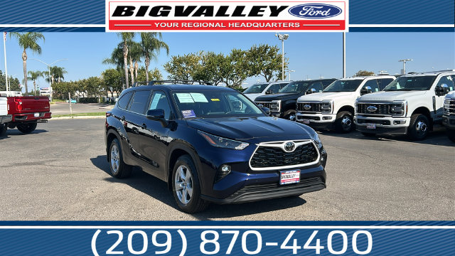 Used 2024 Toyota Highlander LE AWD/4WD image 1