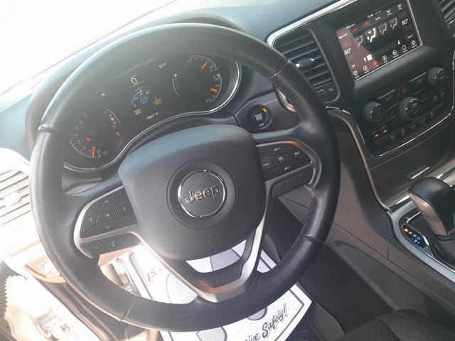 Used 2021 Jeep Grand Cherokee Laredo AWD/4WD image 14