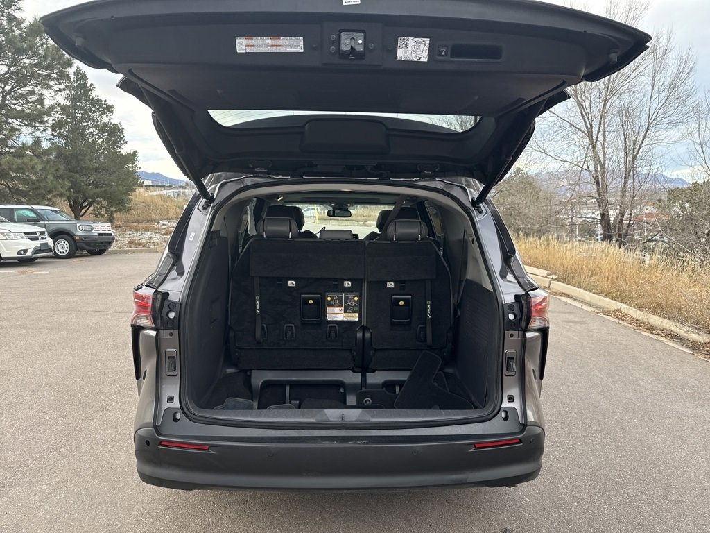 Used 2021 Toyota Sienna XLE image 24