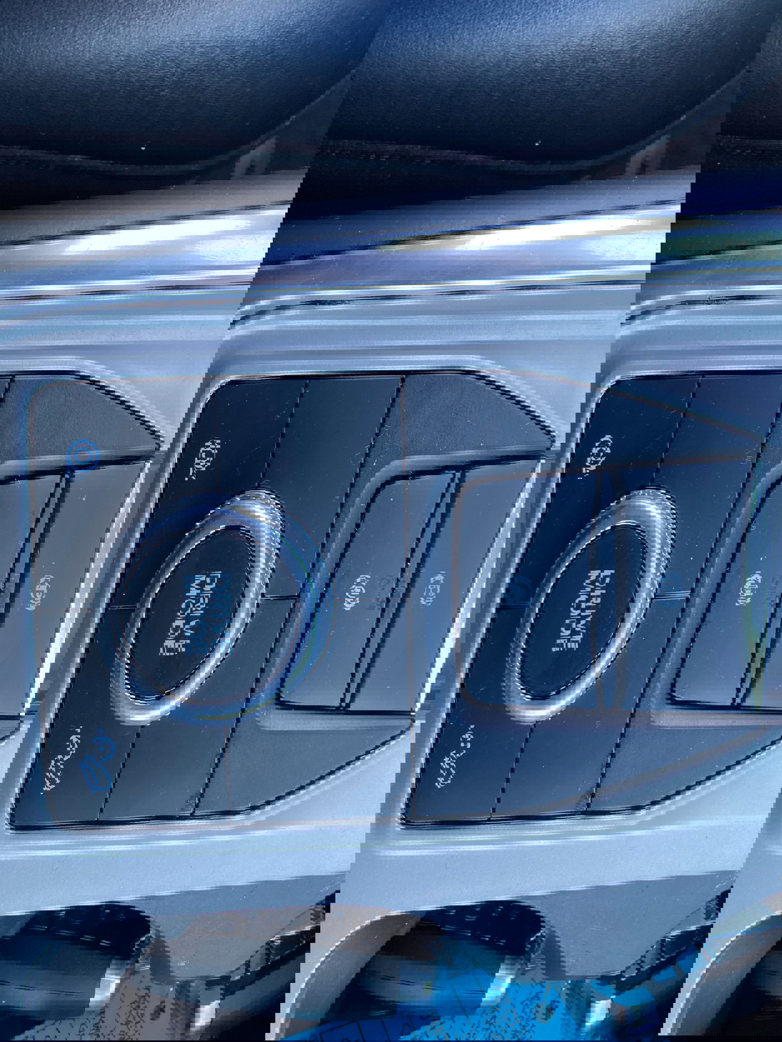 Certified 2022 Ford Explorer XLT w/ Equipment Group 202A image 17