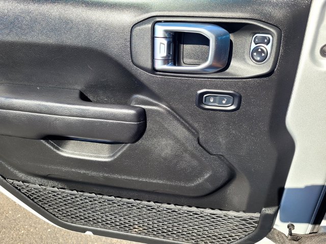 Used 2023 Jeep Wrangler Unlimited Rubicon 4xe AWD/4WD image 14