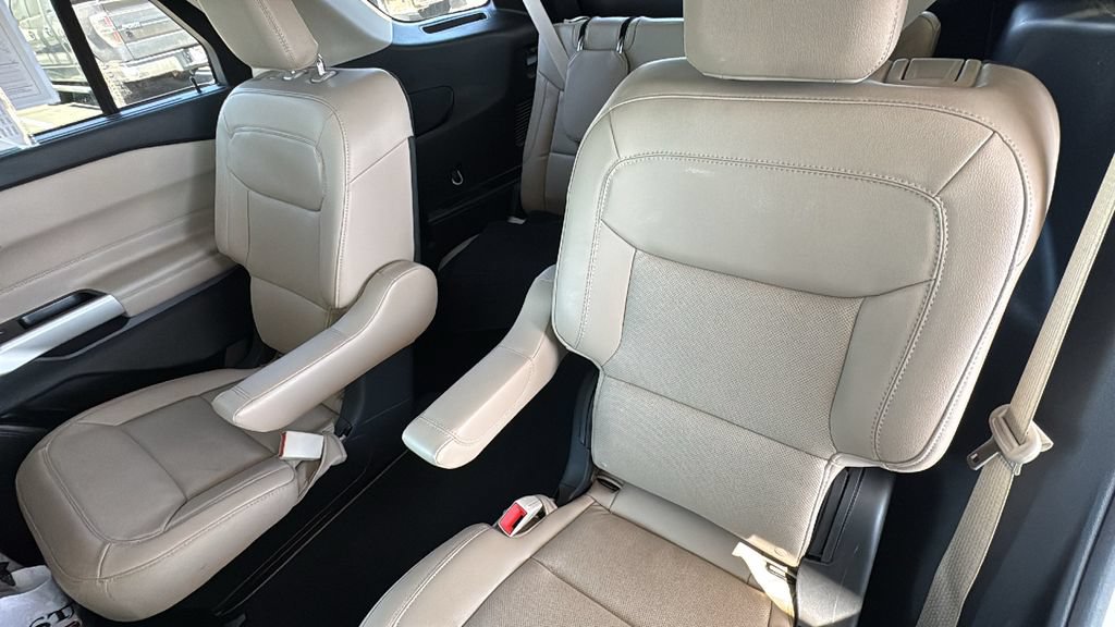 Certified 2023 Ford Explorer Limited w/ Limited Technology Package RWD image 23