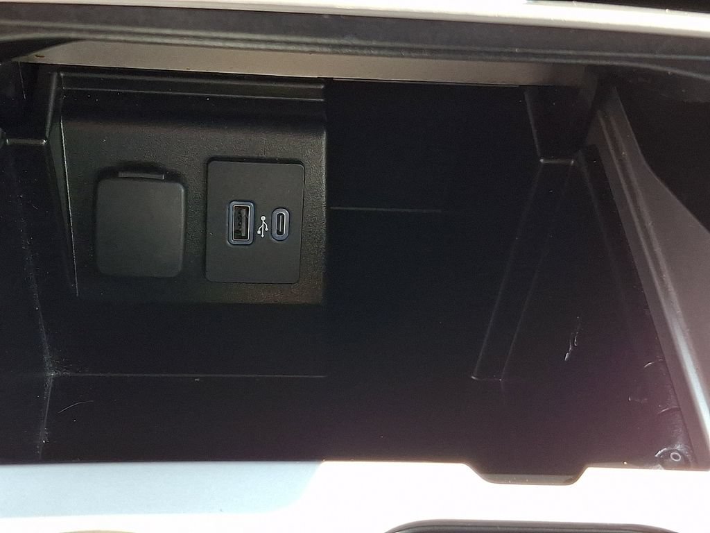 Certified 2023 Ford Explorer XLT w/ Equipment Group 202A AWD/4WD image 28