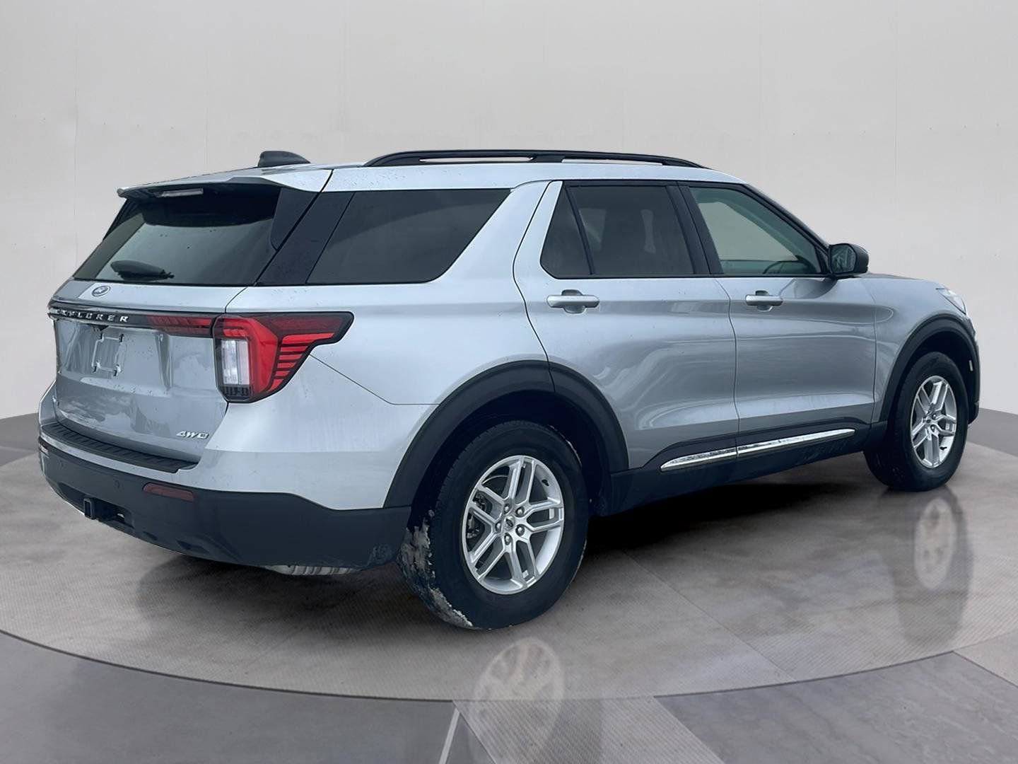 Certified 2025 Ford Explorer Active AWD/4WD image 6