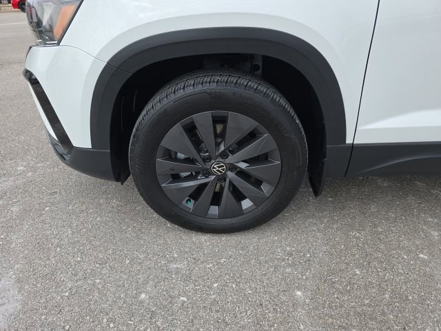 Used 2022 Volkswagen Taos S image 9