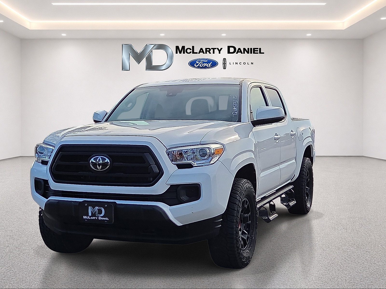 Used 2022 Toyota Tacoma SR AWD/4WD image 2