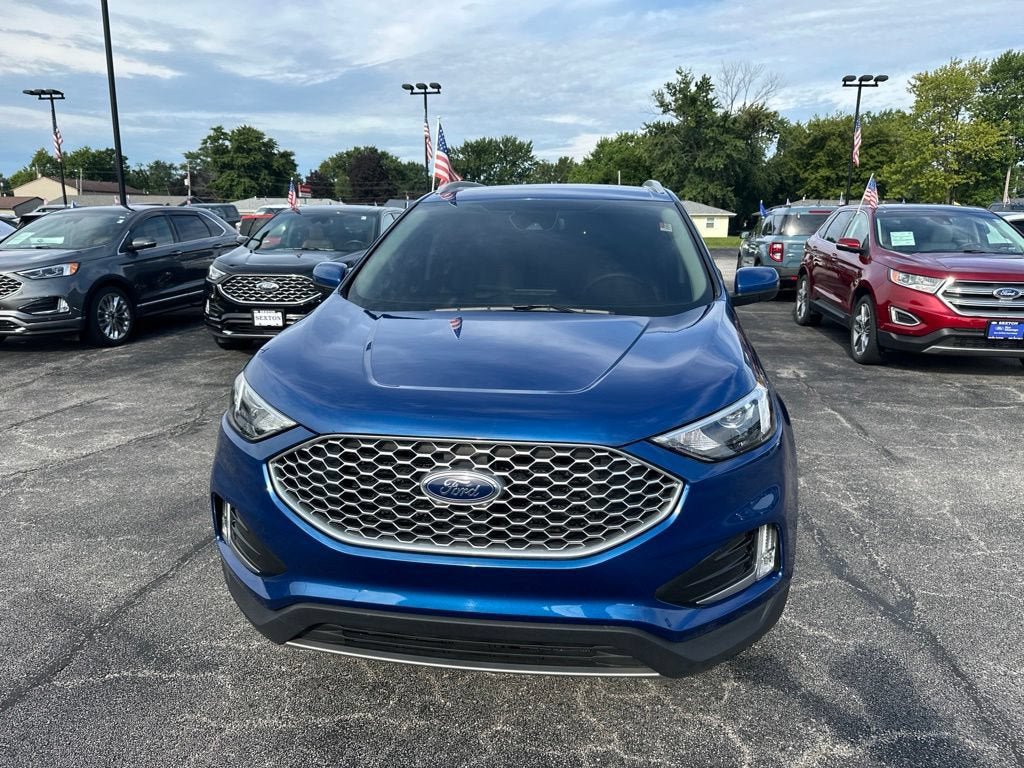 Certified 2024 Ford Edge SEL w/ Convenience Package AWD/4WD image 2