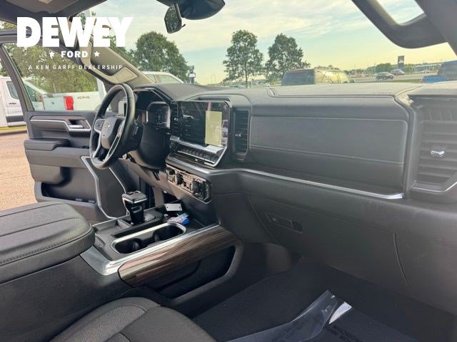 Used 2024 Chevrolet Silverado 1500 LT w/ Protection Package AWD/4WD image 36
