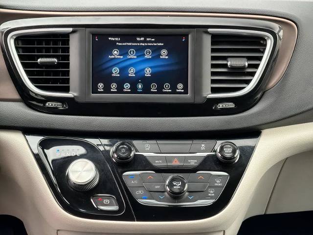 Used 2021 Chrysler Voyager LX FWD image 28