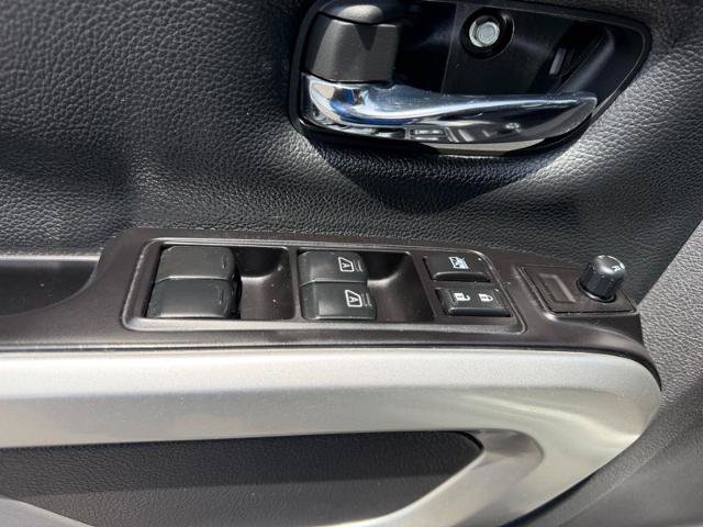 Used 2019 Nissan Titan PRO-4X w/ Pro-4x Utility Package AWD/4WD image 17