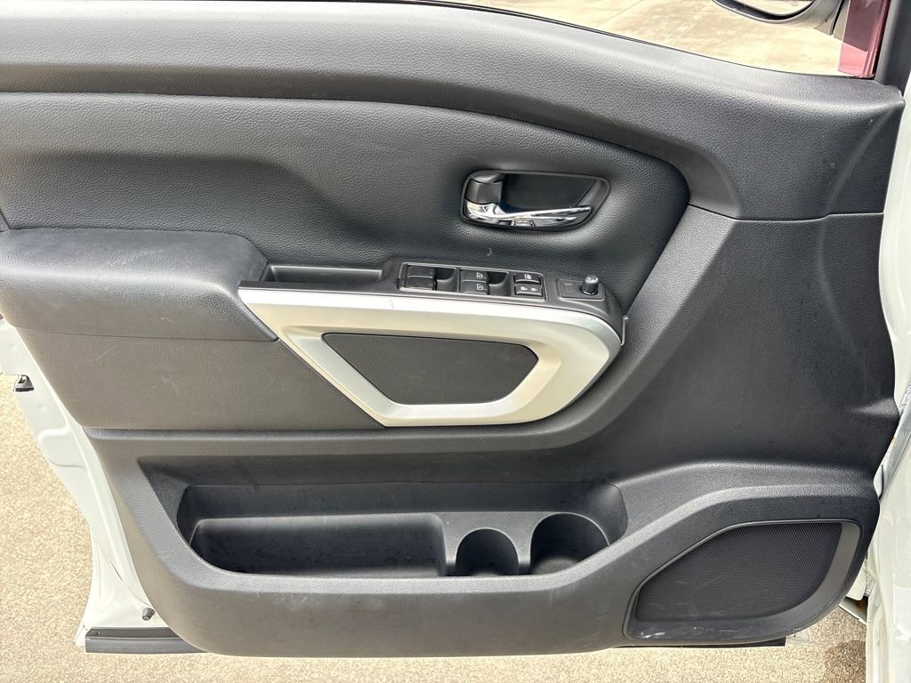 Used 2019 Nissan Titan SV RWD image 38