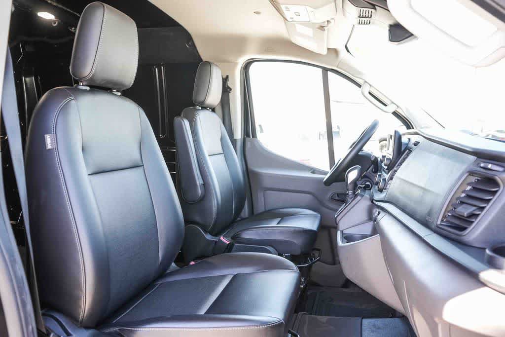 Certified 2025 Ford Transit 150 Low Roof RWD image 15