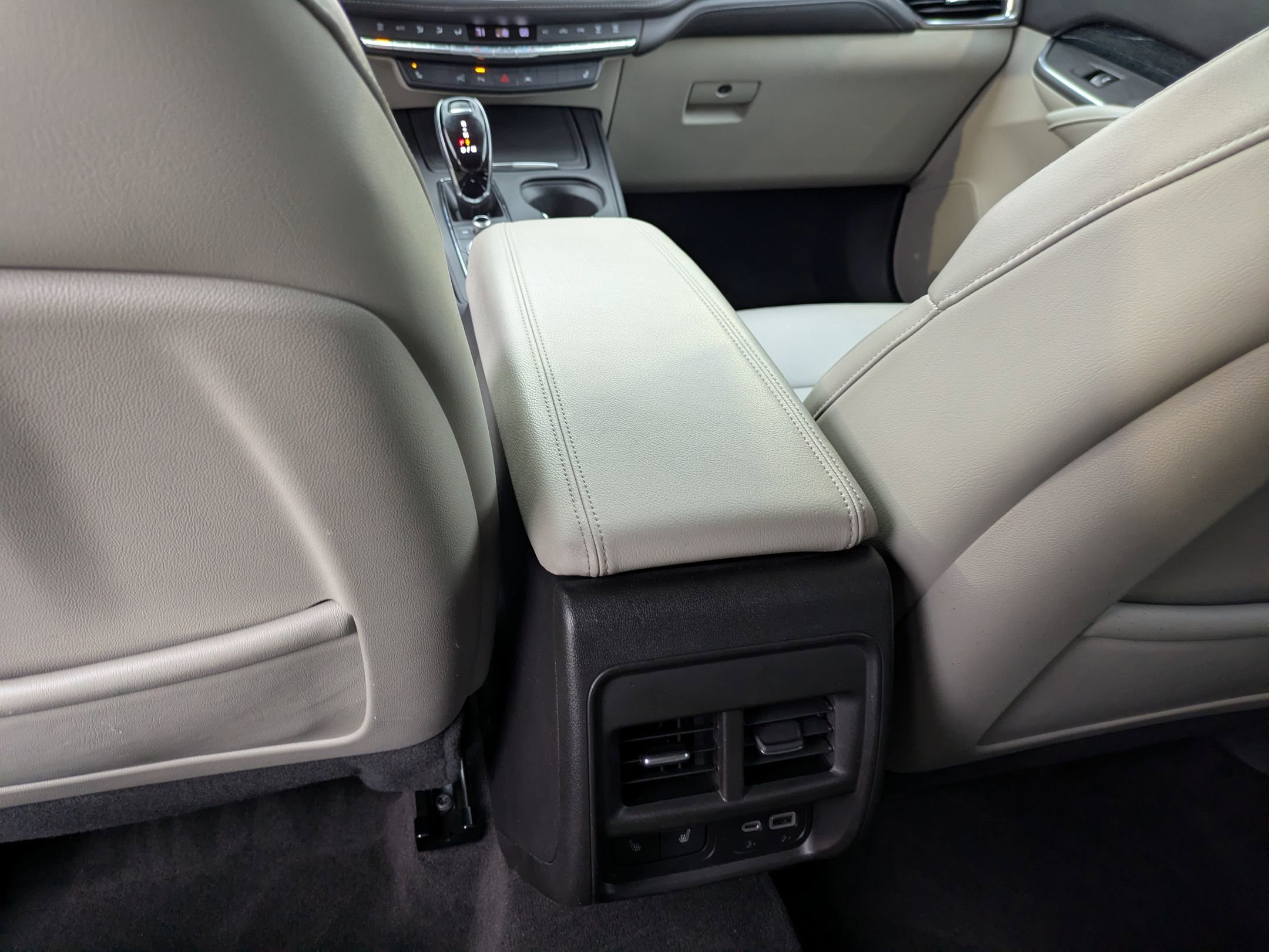 Used 2022 Cadillac XT4 Premium Luxury w/ Technology Package image 32