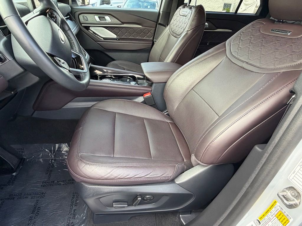 Certified 2025 Ford Explorer Platinum w/ LUX Leather Package image 19