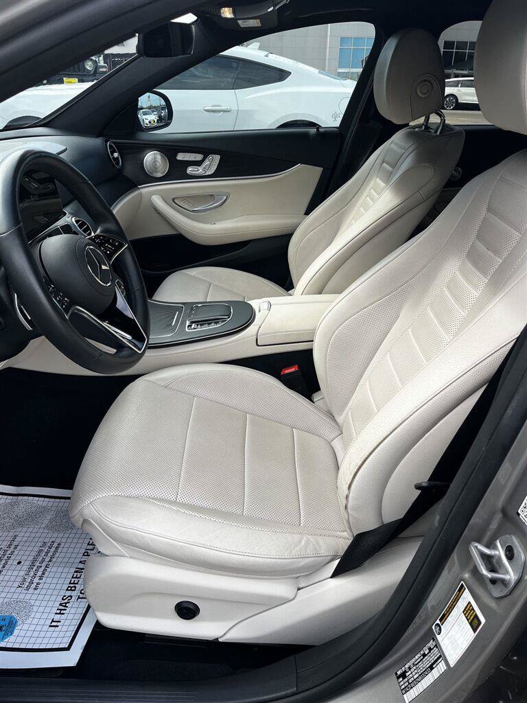 Used 2022 Mercedes-Benz E 350 4MATIC Sedan image 5